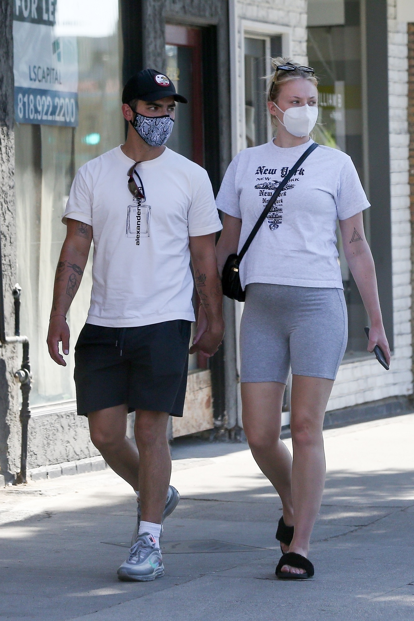Studio City, CA  - *EXCLUSIVE*  - Joe Jonas and pregnant Sophie Turner stop at Salt & Straw for some ice cream on father's day.

*UK Clients - Pictures Containing Children
Please Pixelate Face Prior To Publication*,Image: 534387983, License: Rights-managed, Restrictions: , Model Release: no, Credit line: Bruce/Javiles / BACKGRID / Backgrid USA / Profimedia